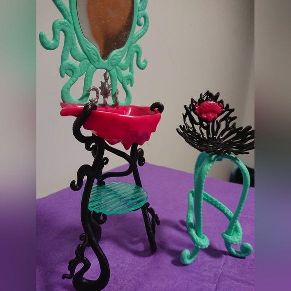 Monster high furniture lagoona's bathroom - Picture 10 of 14